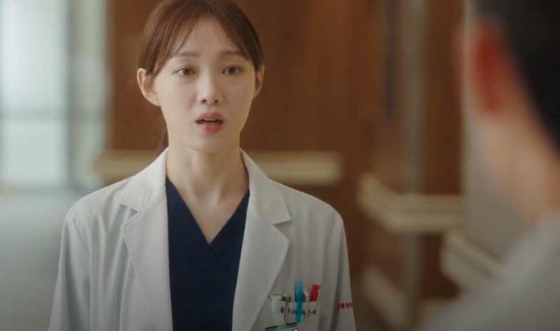 Phim Người thầy y đức 3 tập 14: Bác sĩ Kang Dong Joo đuổi Lee Sung Kyung, thầy Kim sẽ bênh vực ai? - Ảnh 1.