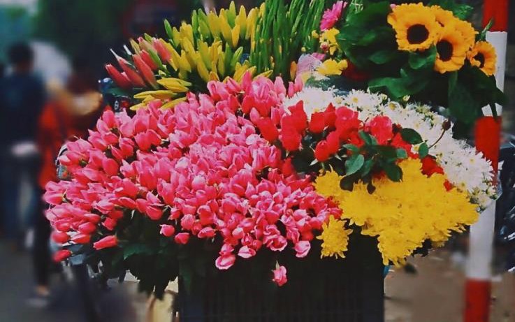Ký ức Hà Nội: Kỷ niệm đẹp về bố mẹ và những gánh hàng hoa tỏa ngát hương thơm