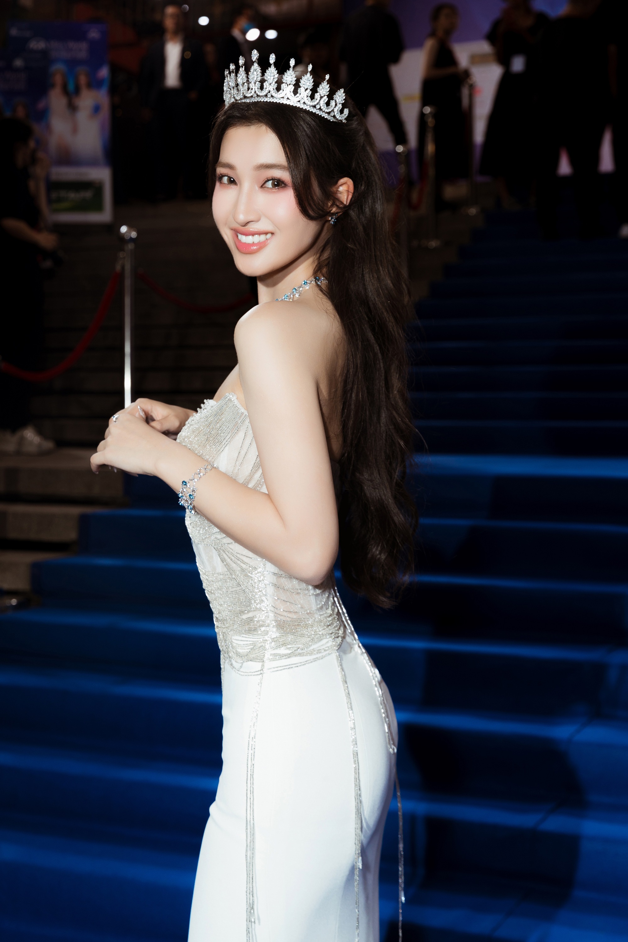 Hoa hậu Mai Phương, Bảo Ngọc... gợi cảm hút mắt tại thảm đỏ chung khảo Miss World Vietnam 2023 - Ảnh 9.