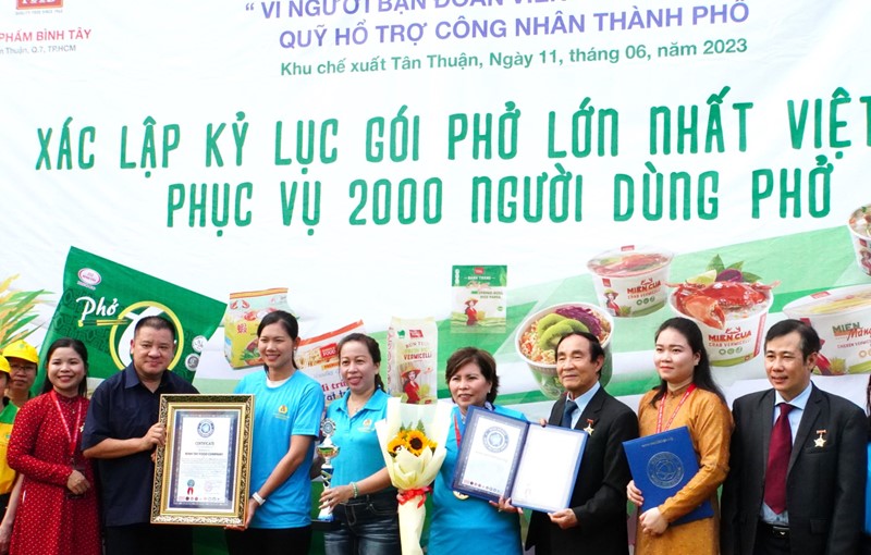 Vietkings trao kỷ lục sự kiện chế biến và phục vụ món phở bò cho nhiều người dùng nhất - Ảnh 5.