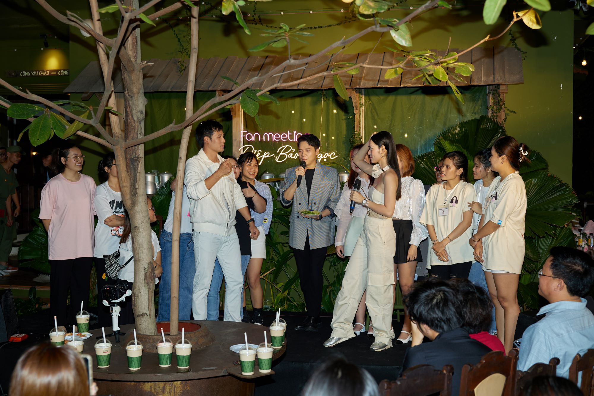 Diệp Bảo Ngọc và Thái Sơn Beatbox nhá hàng ca khúc mới trong buổi họp mặt fan - Ảnh 4.