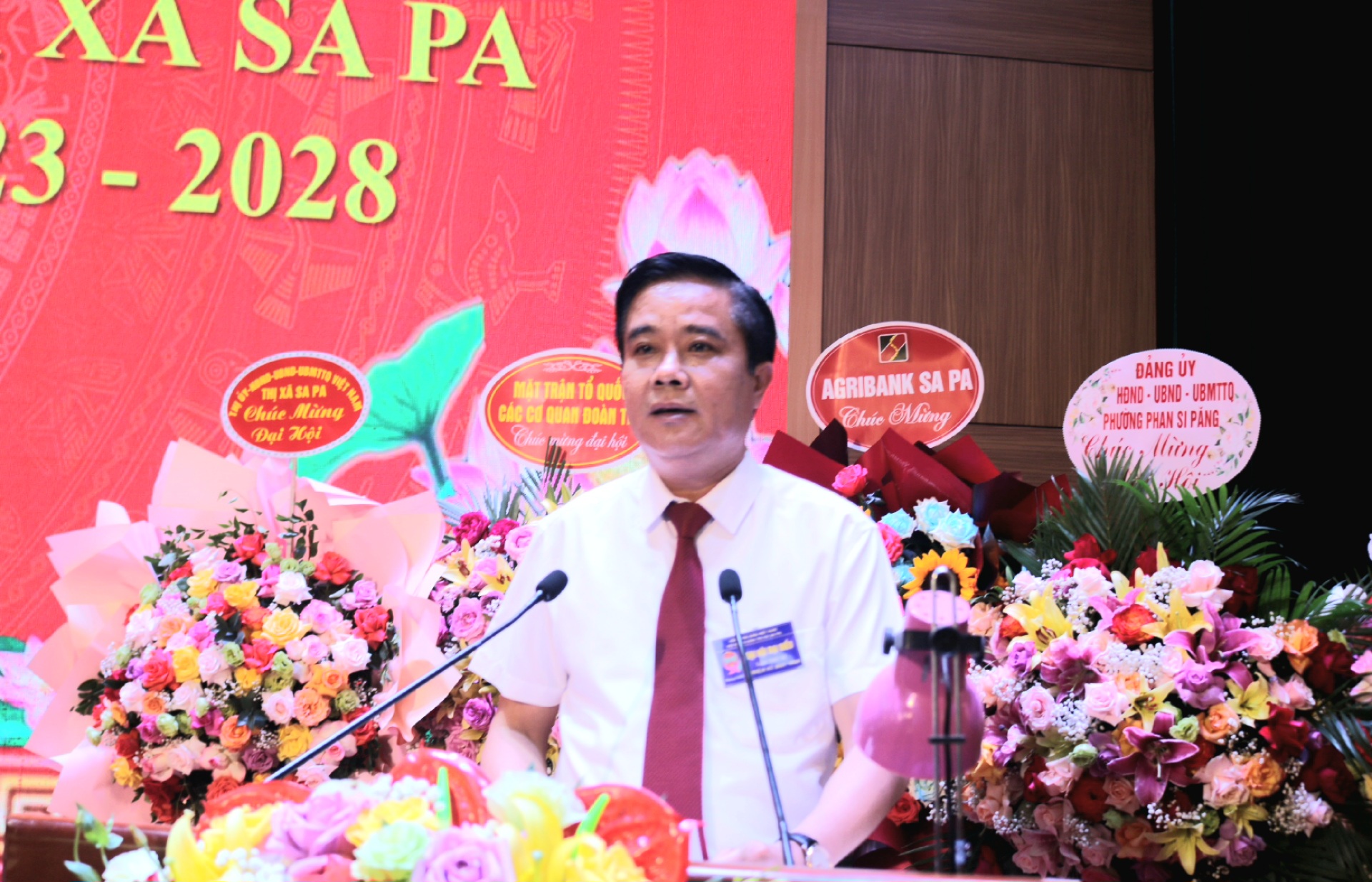 Ông Nguyễn Viết Ánh tái đắc cử Chủ tịch Hội Nông dân thị xã Sa Pa, tỉnh Lào Cai - Ảnh 7.