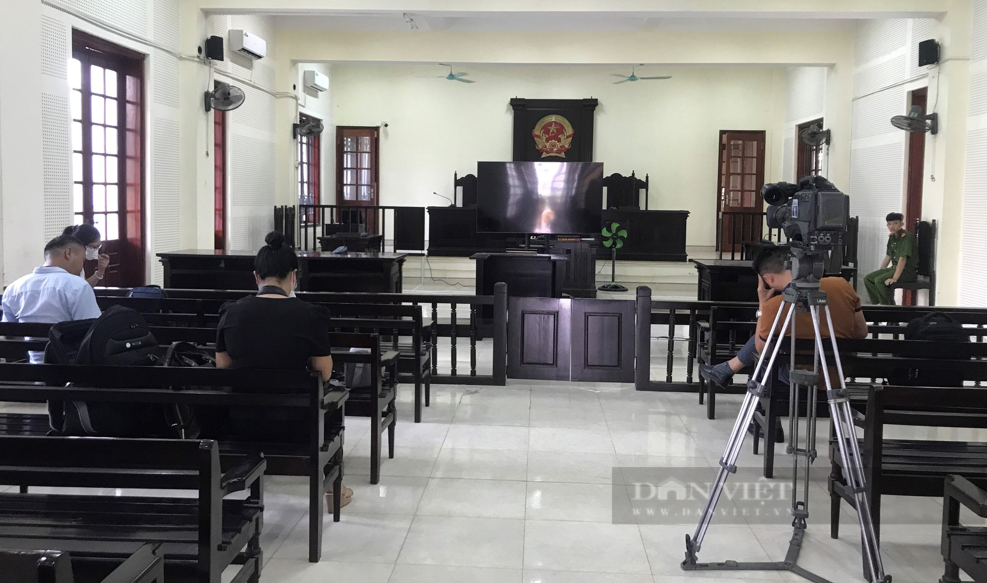 Xét xử phúc thẩm vụ án cô giáo Lê Thị Dung: Những hình ảnh đầu tiên tại phiên tòa - Ảnh 4.