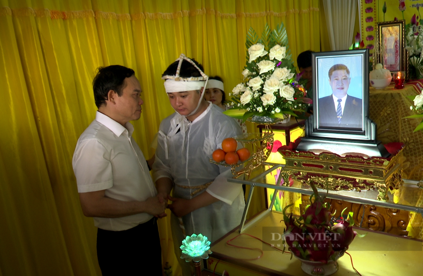 Phó Thủ tướng Trần Lưu Quang thăm, viếng các nạn nhân trong vụ tấn công bằng súng ở Đắk Lắk - Ảnh 2.