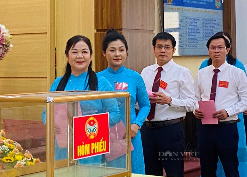 Đại hội Hội Nông dân huyện Cẩm Khê: Bà Trần Thị Thu Hưởng được bầu giữ chức Chủ tịch - Ảnh 2.