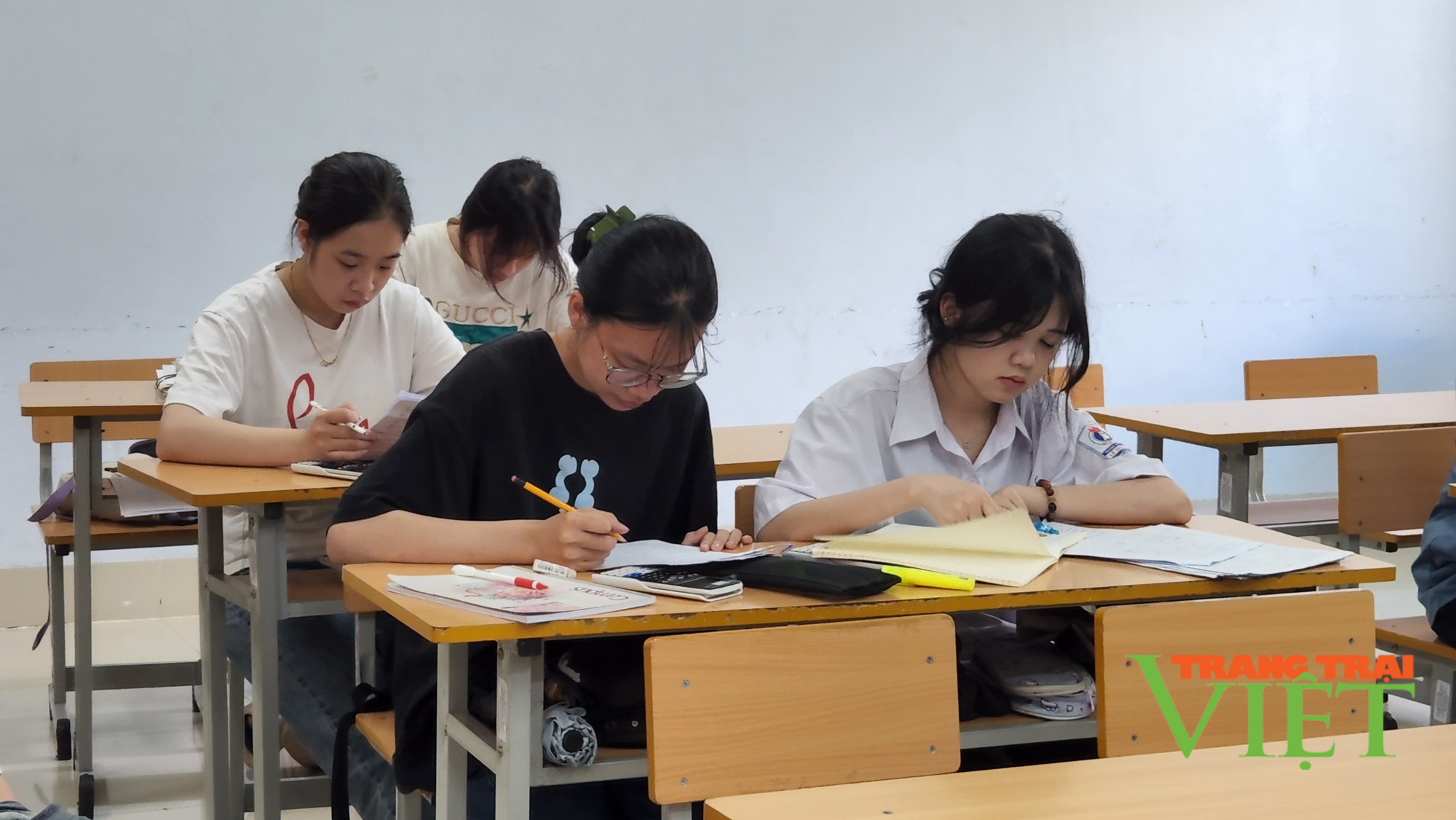 Lai Châu: Tập trung cao độ cho ôn thi tốt nghiệp THPT 2023 - Ảnh 3.