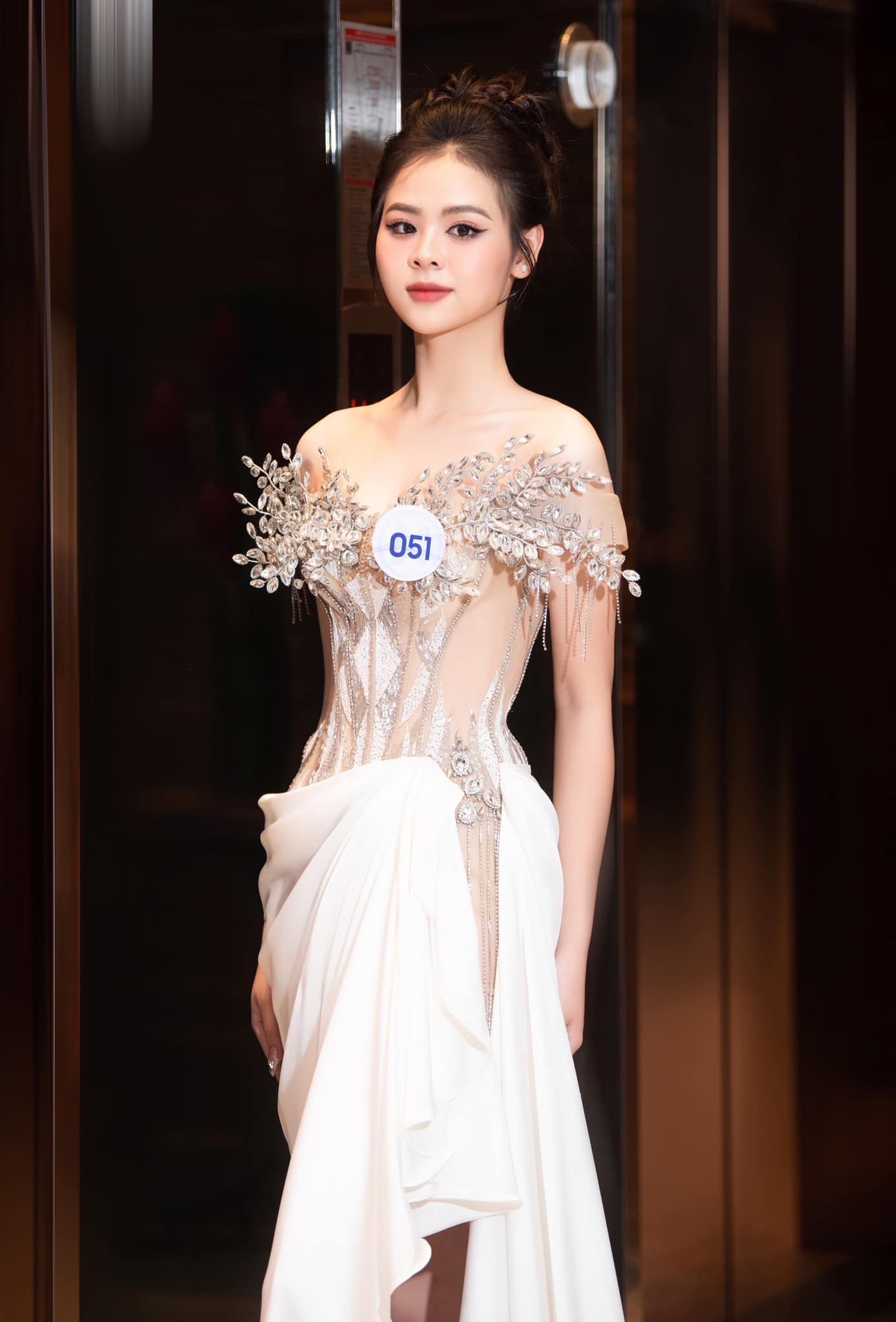 Nhan sắc xinh đẹp, lôi cuốn của thí sinh cao 1,7m vào thẳng Top 20 Miss World Vietnam 2023 - Ảnh 4.