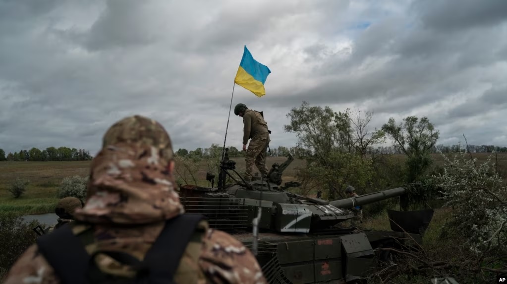 Quân Nga-Ukraine giao tranh dữ dội tại các điểm nóng xung đột khi Kiev giành đột phá lớn trong cuộc phản công - Ảnh 1.