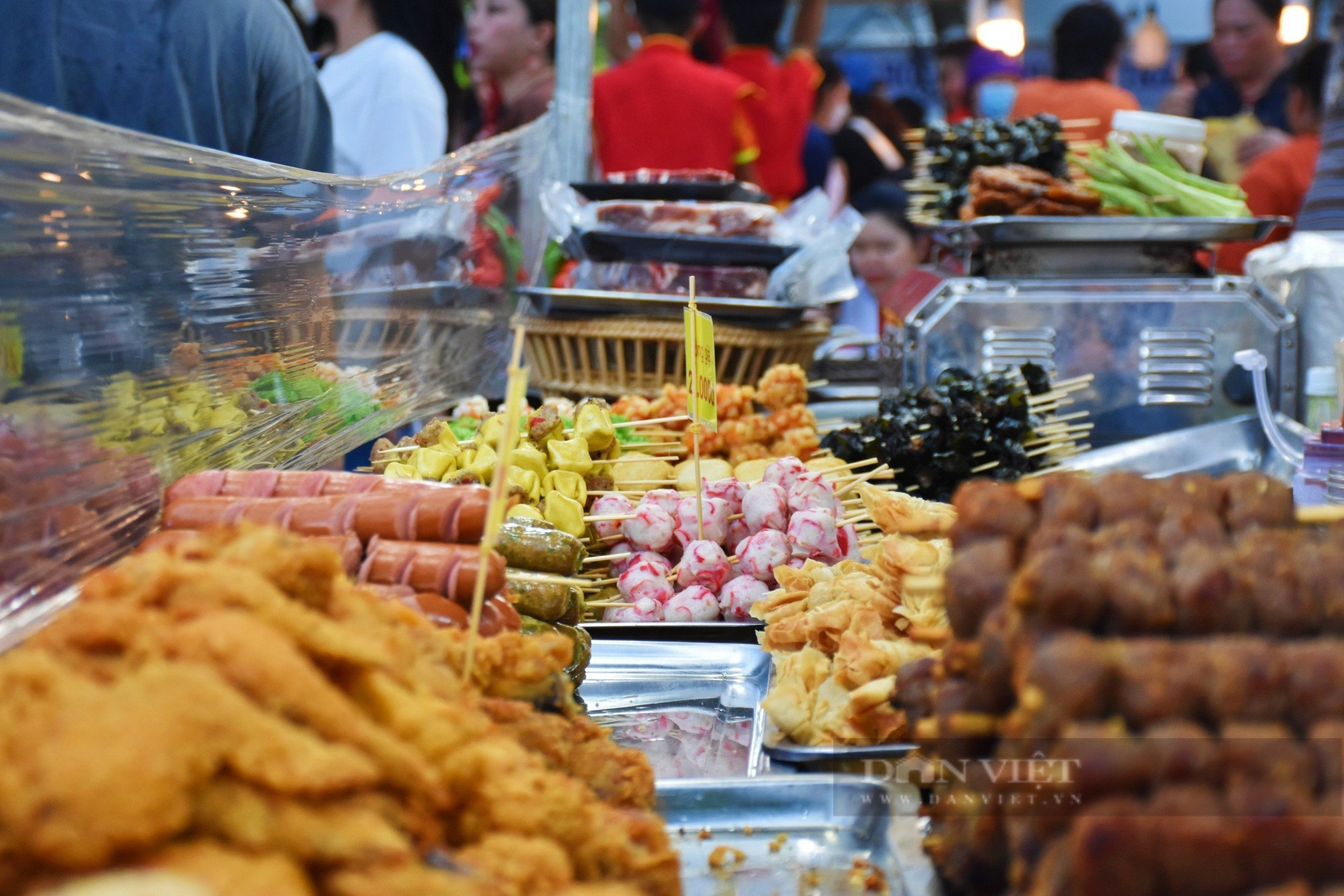 Hàng trăm món ăn đặc sản nổi tiếng của 3 miền được giới thiệu tại TP.Nha Trang - Ảnh 1.