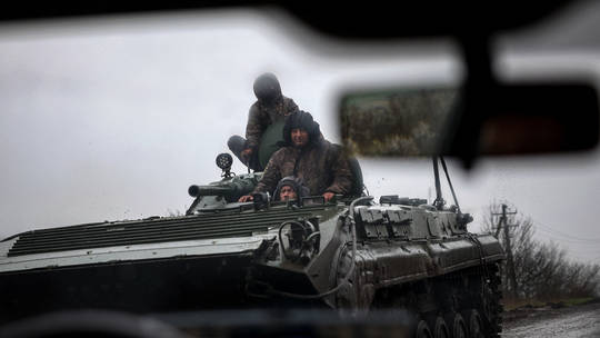 Chiến sự Ukraine mới nhất chiều 13/6: Bị chỉ huy bỏ rơi, cả biên đội xe chiến đấu Ukraine đầu hàng Nga - Ảnh 1.