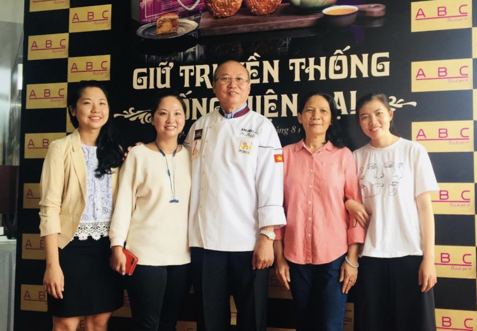 Chuyện kinh doanh nhà ABC Bakery: Vua bánh mì Kao Siêu Lực hé lộ giành con gái với Chính phủ Singapore về nối nghiệp - Ảnh 2.
