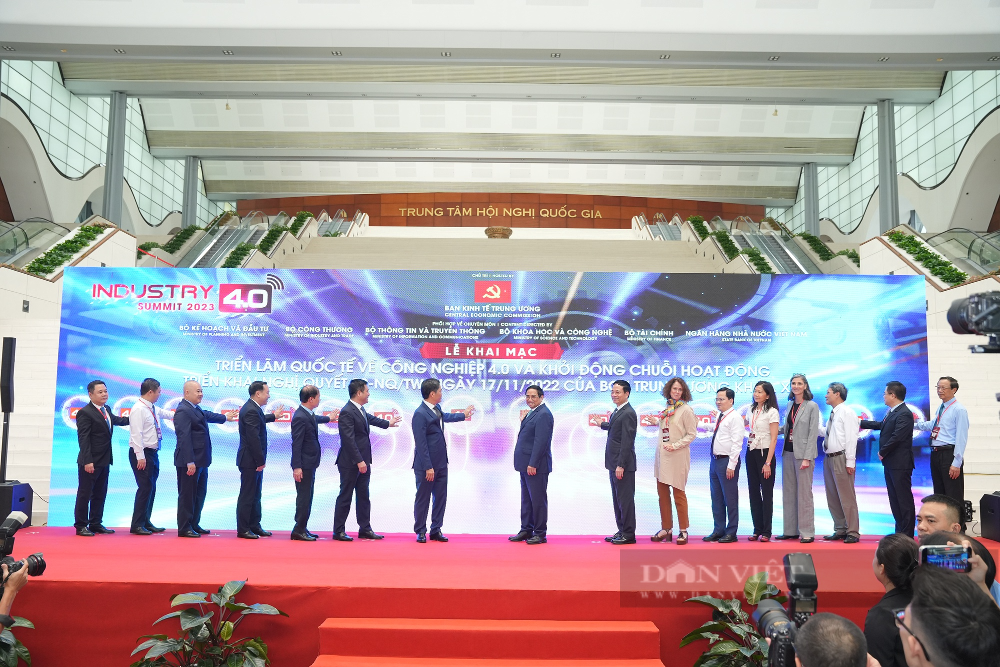 Cần nâng cao năng lực sản xuất thông minh và phát triển ngành công nghiệp công nghệ số make in Việt Nam - Ảnh 1.