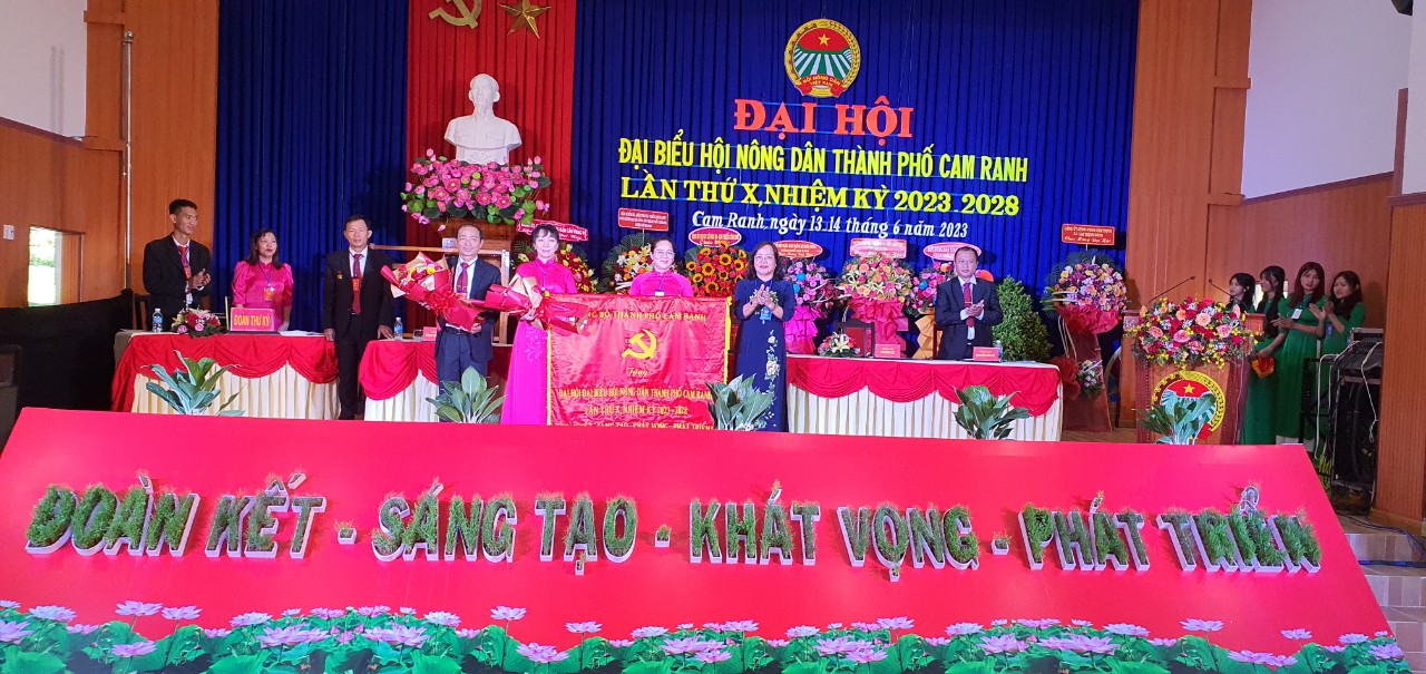 Khánh Hòa: Đại hội đại biểu Hội Nông dân TP.Cam Ranh, bà Dương Nữ Duy Hiền tái đắc cử Chủ tịch - Ảnh 1.