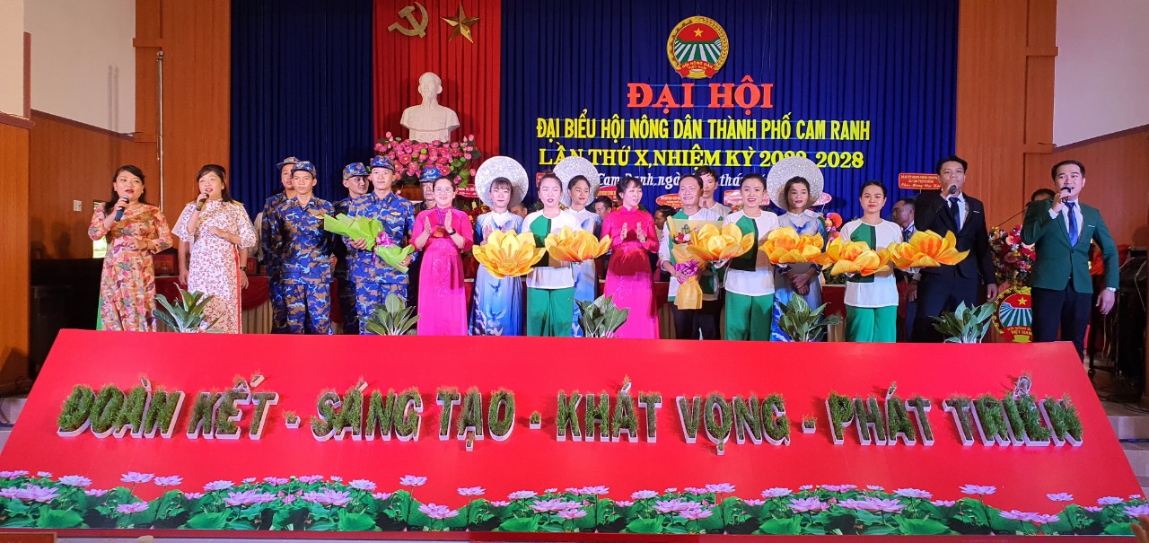 Khánh Hòa: Đại hội đại biểu Hội Nông dân TP.Cam Ranh, bà Dương Nữ Duy Hiền tái đắc cử Chủ tịch - Ảnh 4.