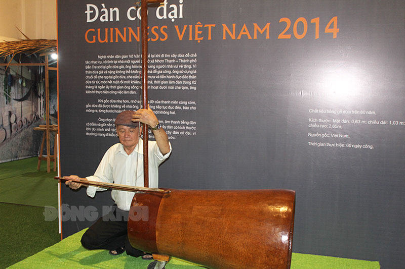 Không ngờ từ thứ cây quen thuộc này, một nghệ nhân Bến Tre lại chế tác ra loại nhạc cụ dân tộc - Ảnh 2.