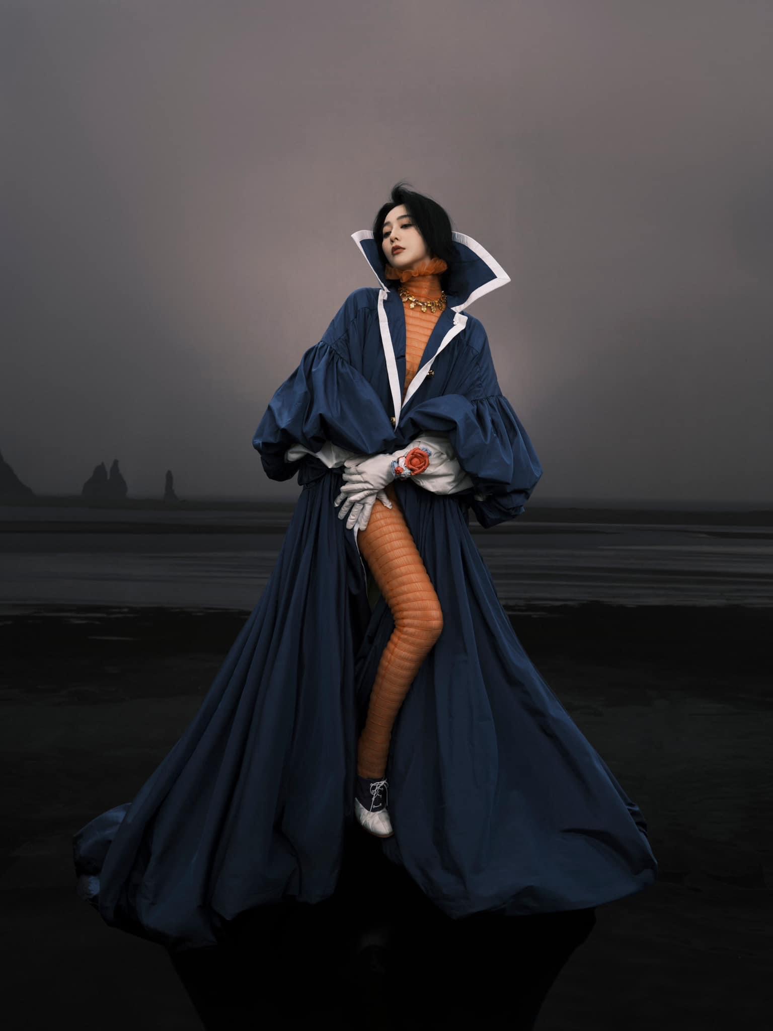 Phạm Băng Băng diện đồ xẻ sâu quyến rũ, lộng lẫy với trang sức tiền tỷ trên bìa tạp chí Vogue - Ảnh 3.