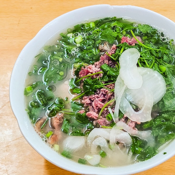 Thẩm định viên Michelin tiết lộ món ăn đường phố yêu thích ở Hà Nội - Ảnh 2.