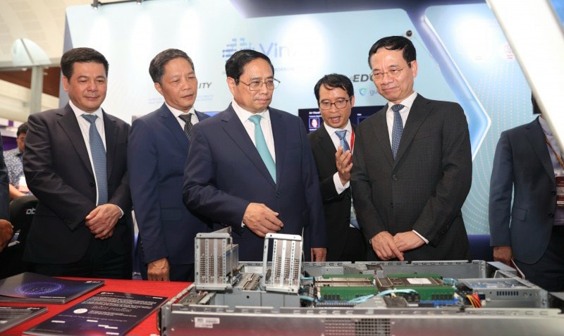 VinAI mang đến trải nghiệm AI đột phá tại Triển lãm Quốc tế Vietnam Industry 4.0 Summit 2023 - Ảnh 1.