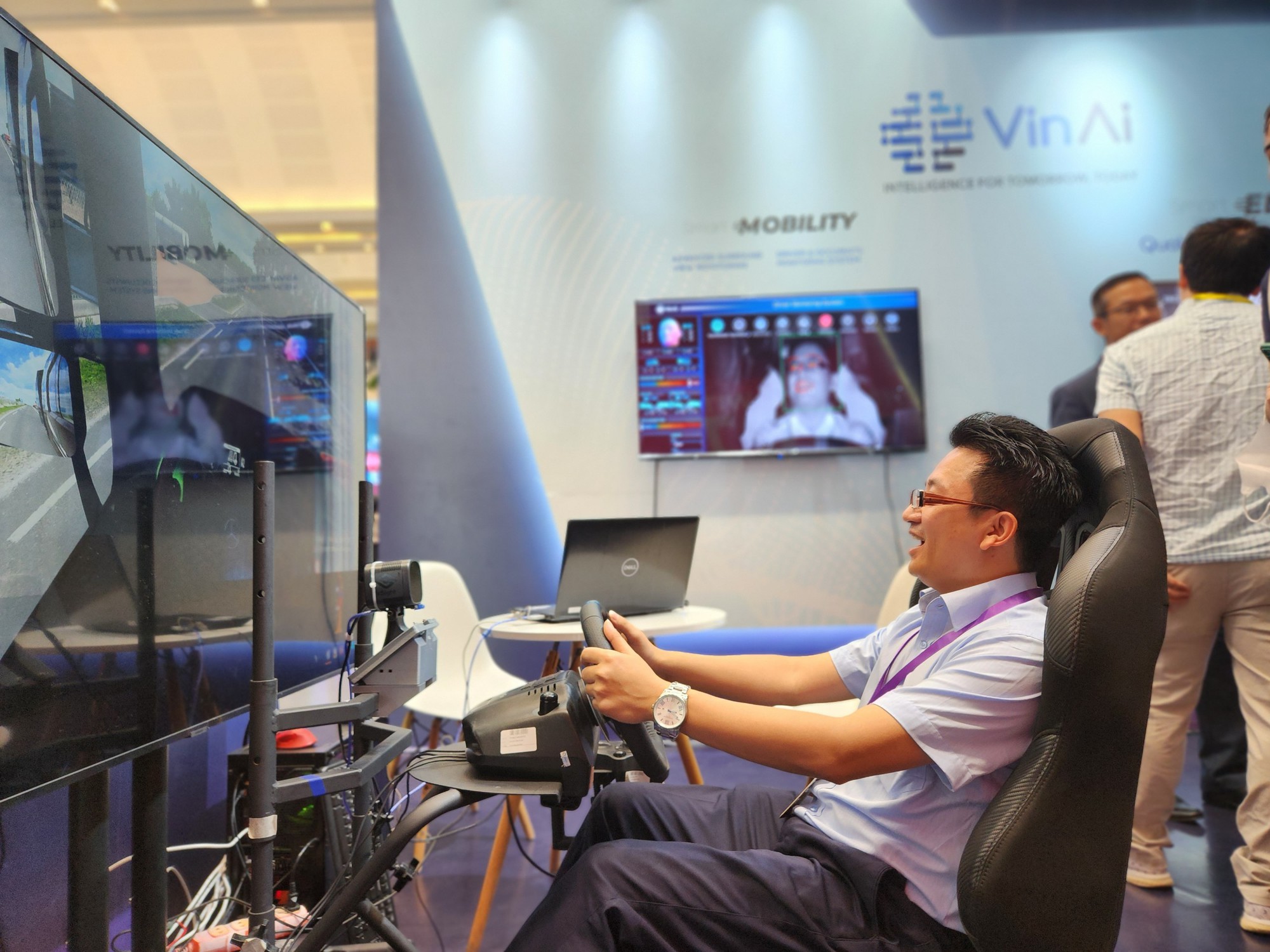 VinAI mang đến trải nghiệm AI đột phá tại Triển lãm Quốc tế Vietnam Industry 4.0 Summit 2023 - Ảnh 2.