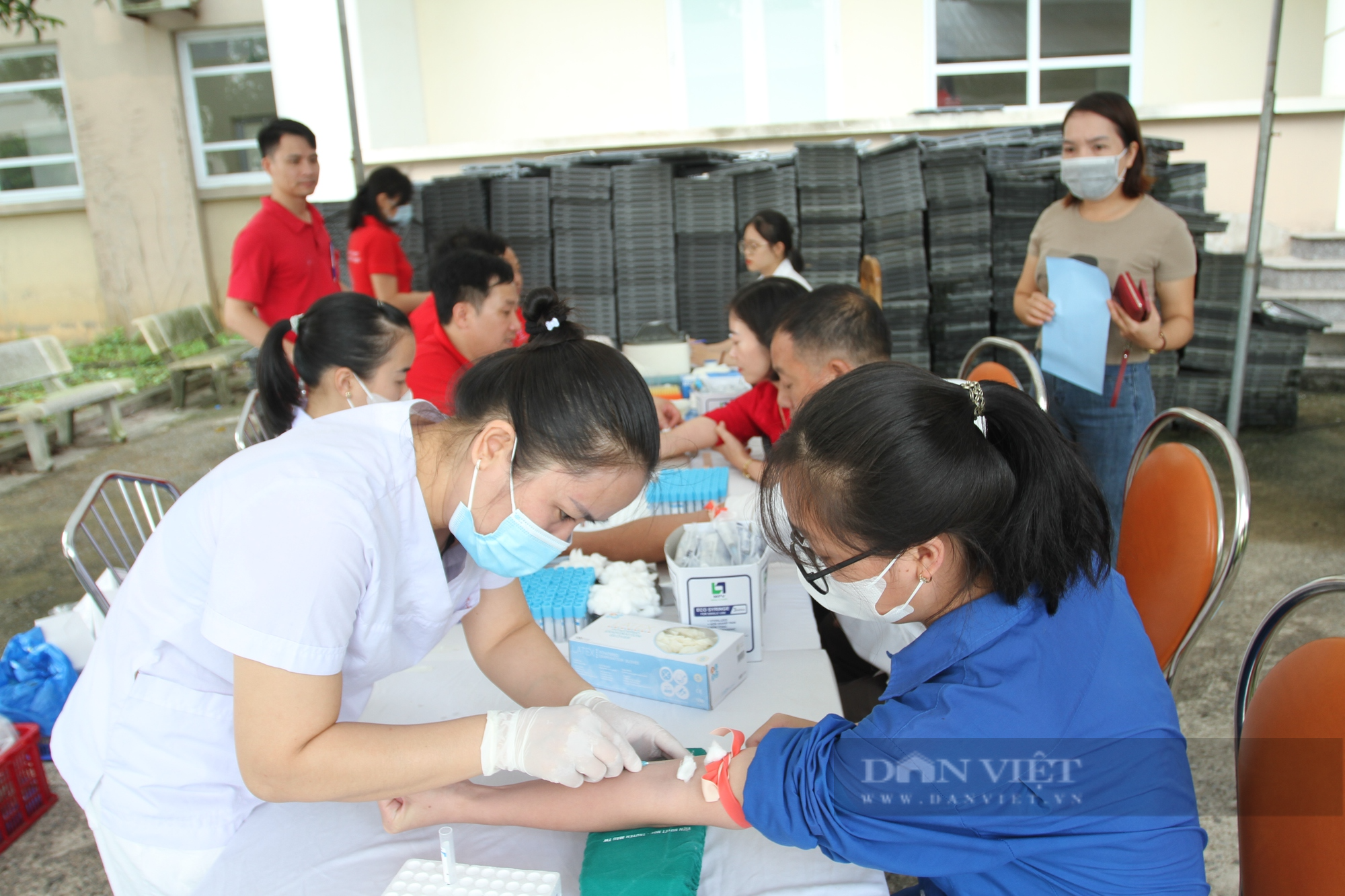 Hơn 500 cán bộ, hội viên nông dân Thái Nguyên tham gia chương trình hiến máu cứu người - Ảnh 4.