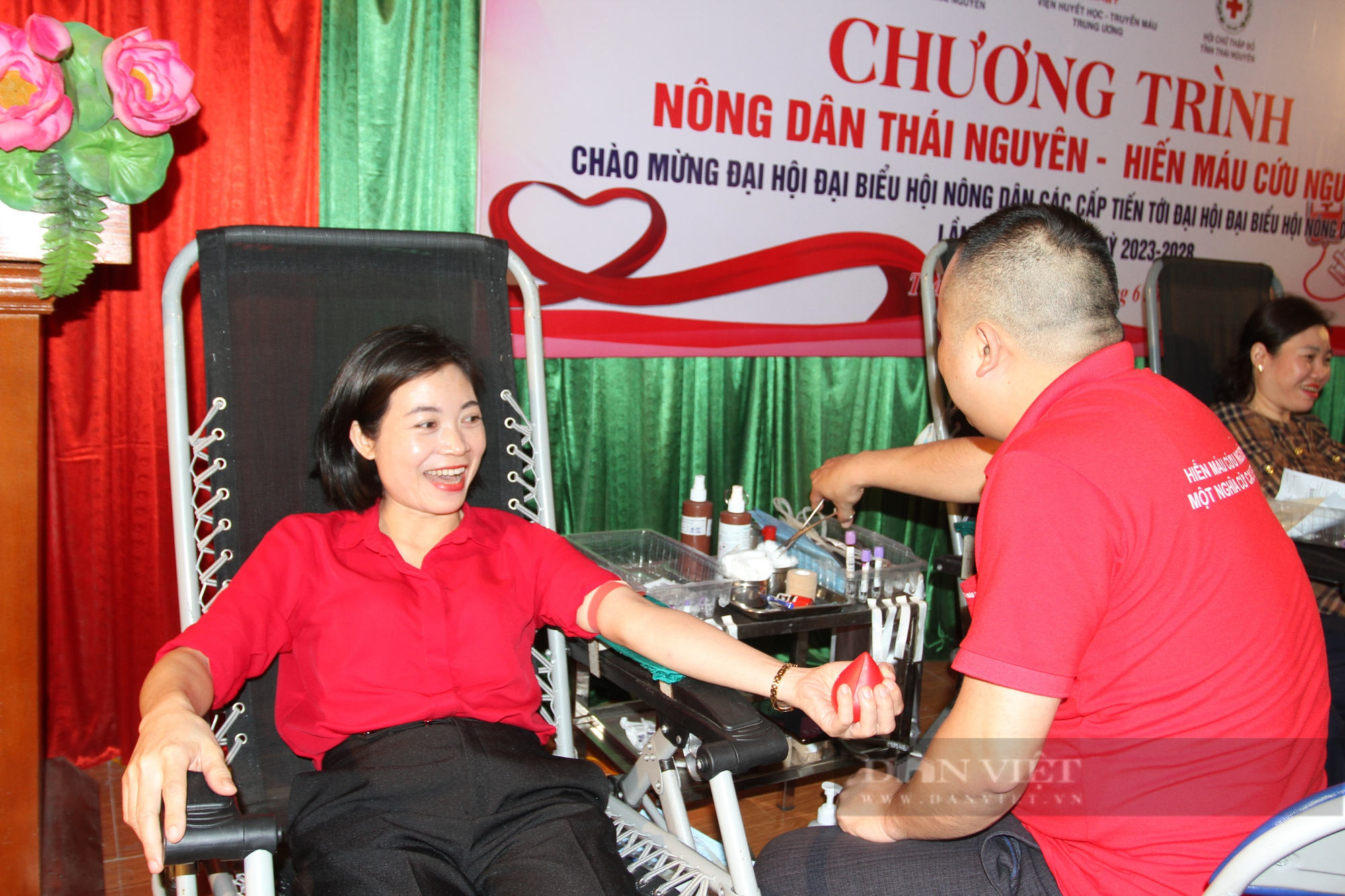 Hơn 500 cán bộ, hội viên nông dân Thái Nguyên tham gia chương trình hiến máu cứu người - Ảnh 6.