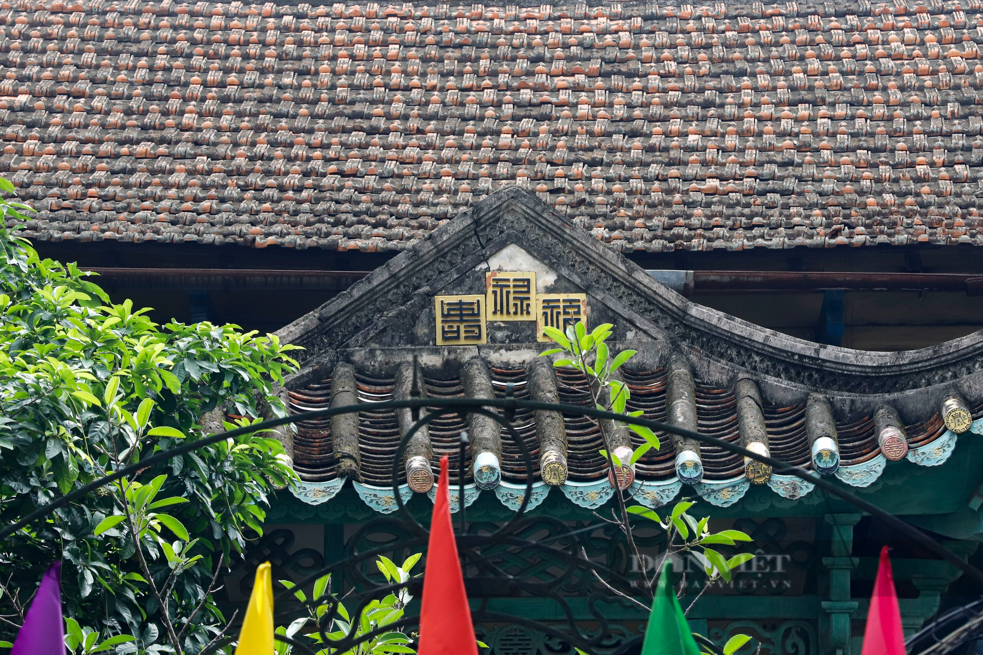 Khám phá &quot;báu vật&quot; 100 năm tuổi ẩn sau chiếc cổng sắt cổ duy nhất của Hà Nội ghi năm khánh thành - Ảnh 9.