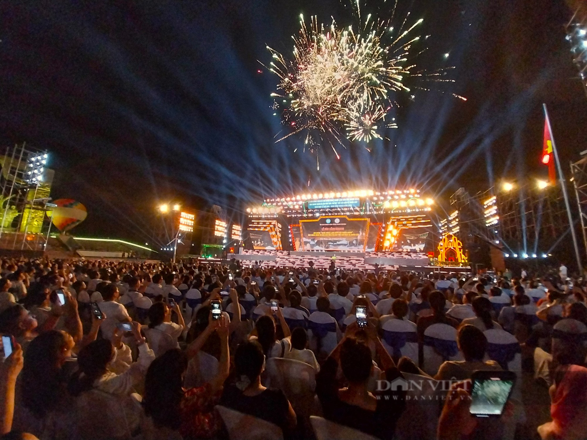 Biển người tham dự khai mạc Lễ hội Nho – Vang Ninh Thuận năm 2023 - Ảnh 6.