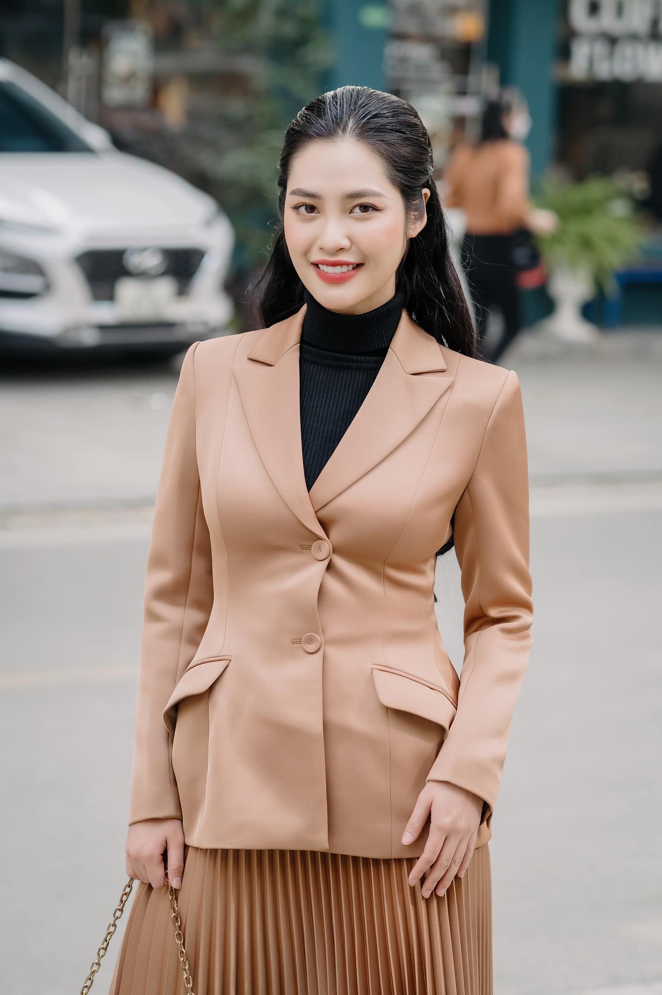 Hoa hậu Nông Thúy Hằng: “Tôi sẽ cống hiến nếu được làm MC, BTV tại VTV” - Ảnh 5.