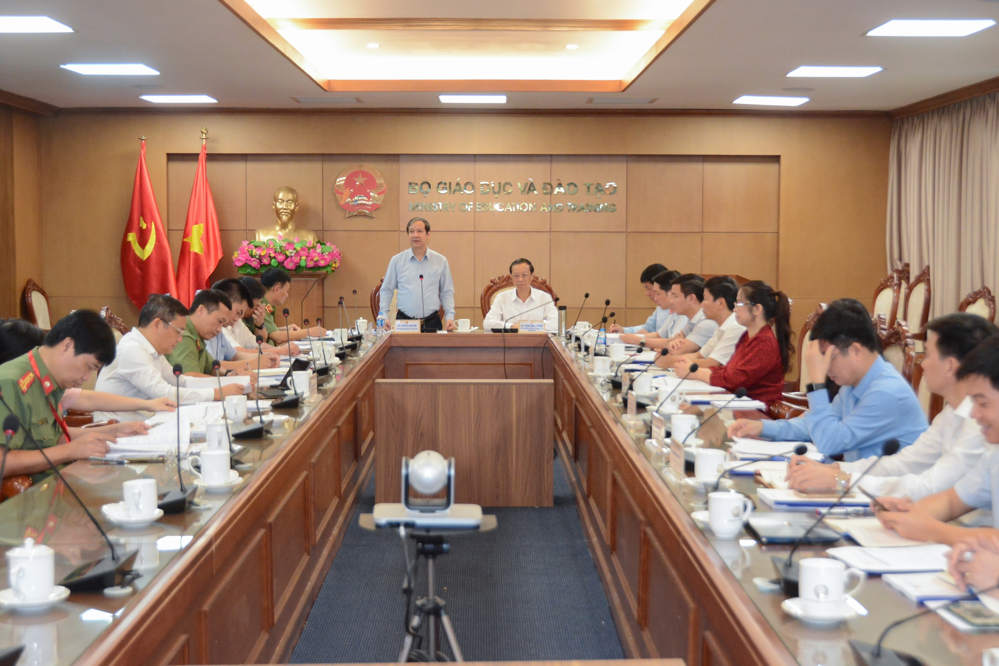 Bộ trưởng Nguyễn Kim Sơn: &quot;Thi tốt nghiệp THPT rút kinh nghiệm từ vụ đề Toán lớp 10 ở Hà Nội&quot; - Ảnh 2.
