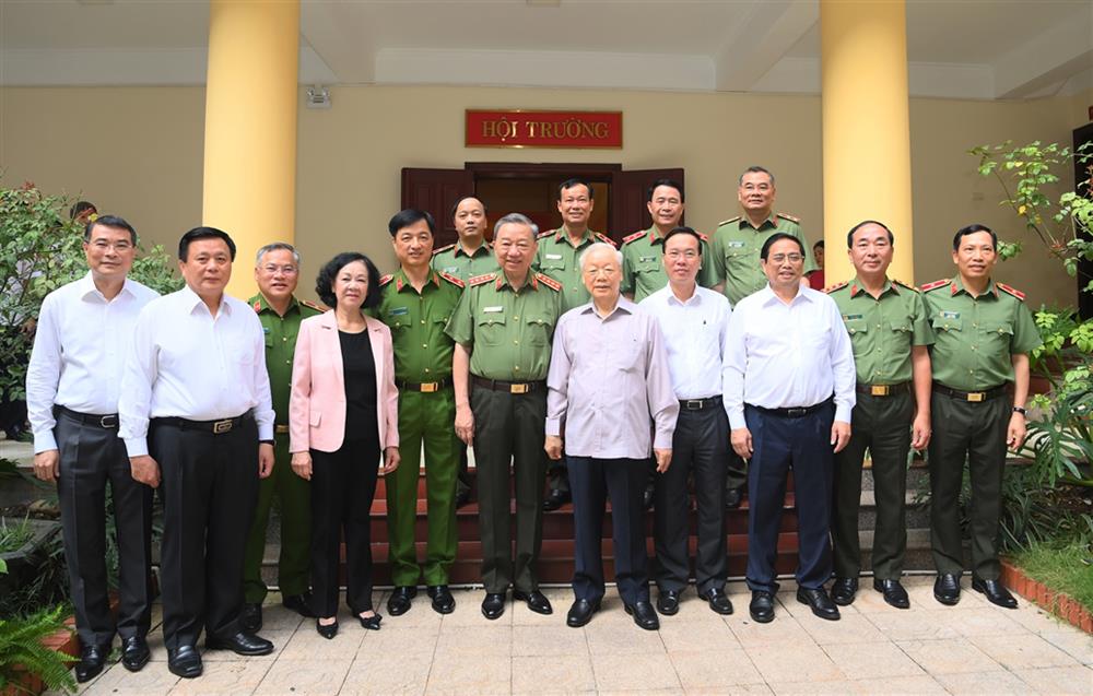 Tổng Bí thư Nguyễn Phú Trọng dự hội nghị Đảng ủy Công an Trung ương 6 tháng đầu năm 2023 - Ảnh 1.