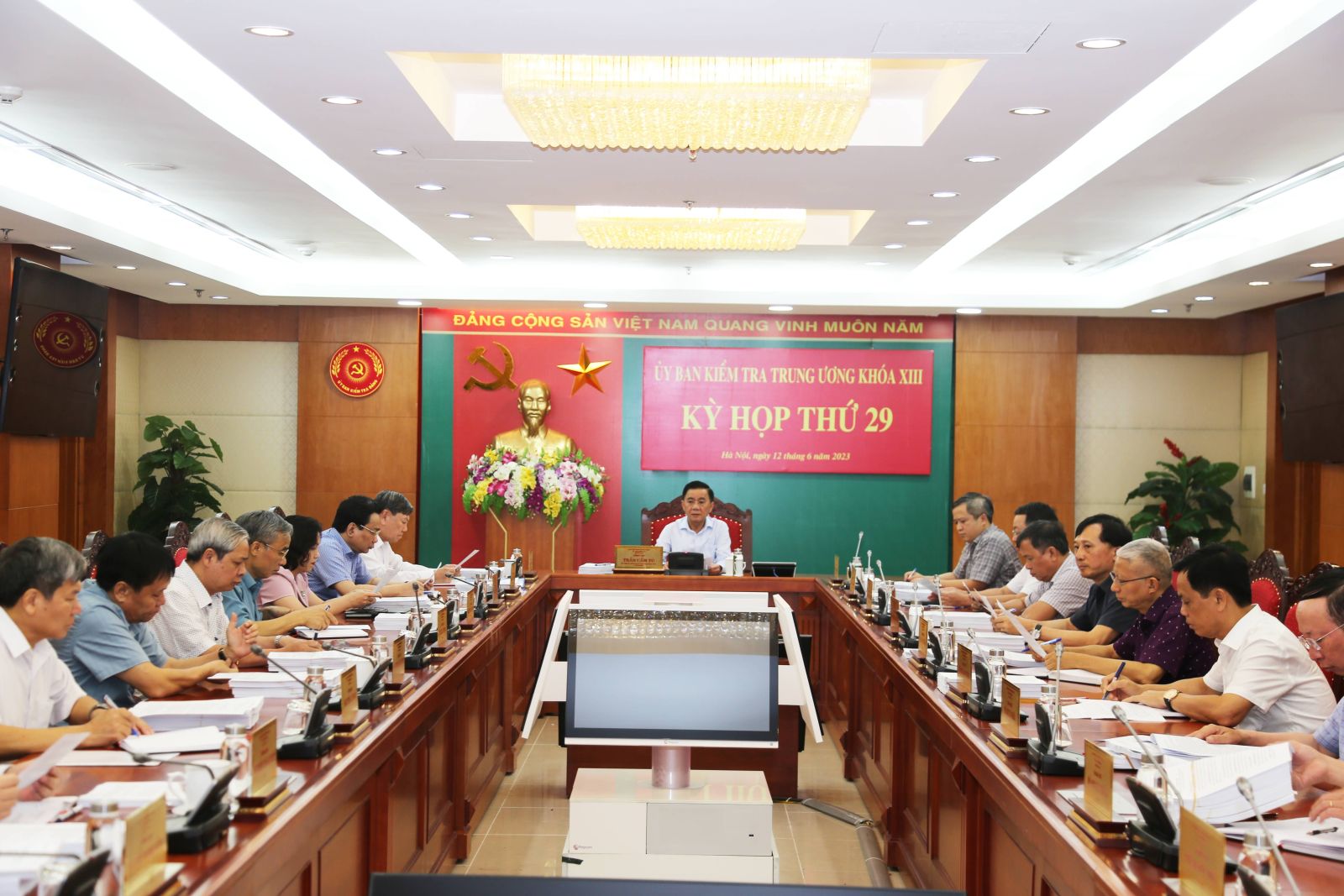 Bộ trưởng Bộ Nội vụ Phạm Thị Thanh Trà còn một số vi phạm khuyết điểm - Ảnh 1.