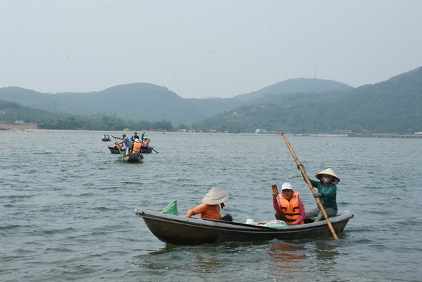 Nông dân phát triển kinh tế “nhờ” làm du lịch - Ảnh 3.