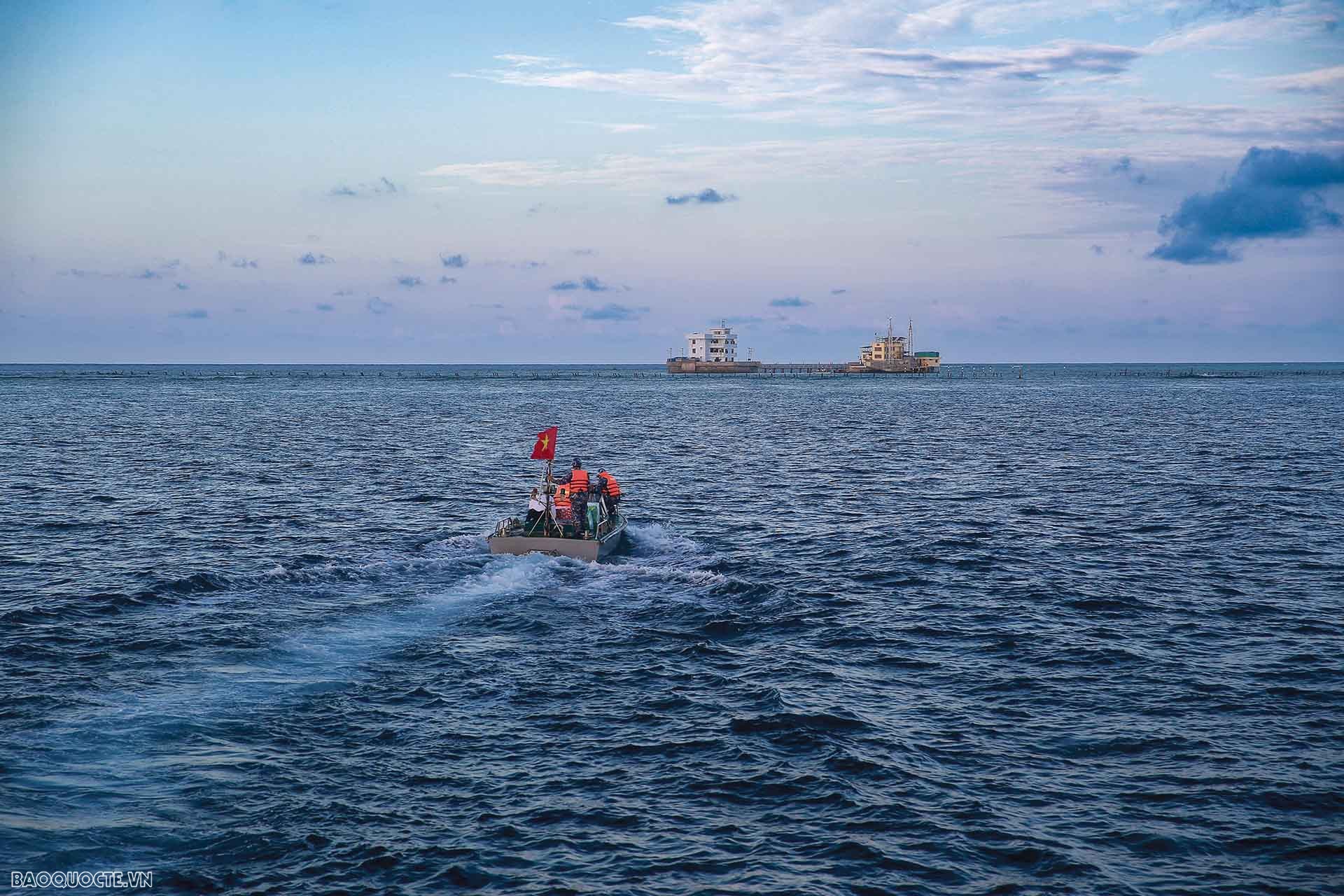 Hình ảnh Trường Sa và những con tàu chở niềm vui ra đảo xa - Ảnh 7.