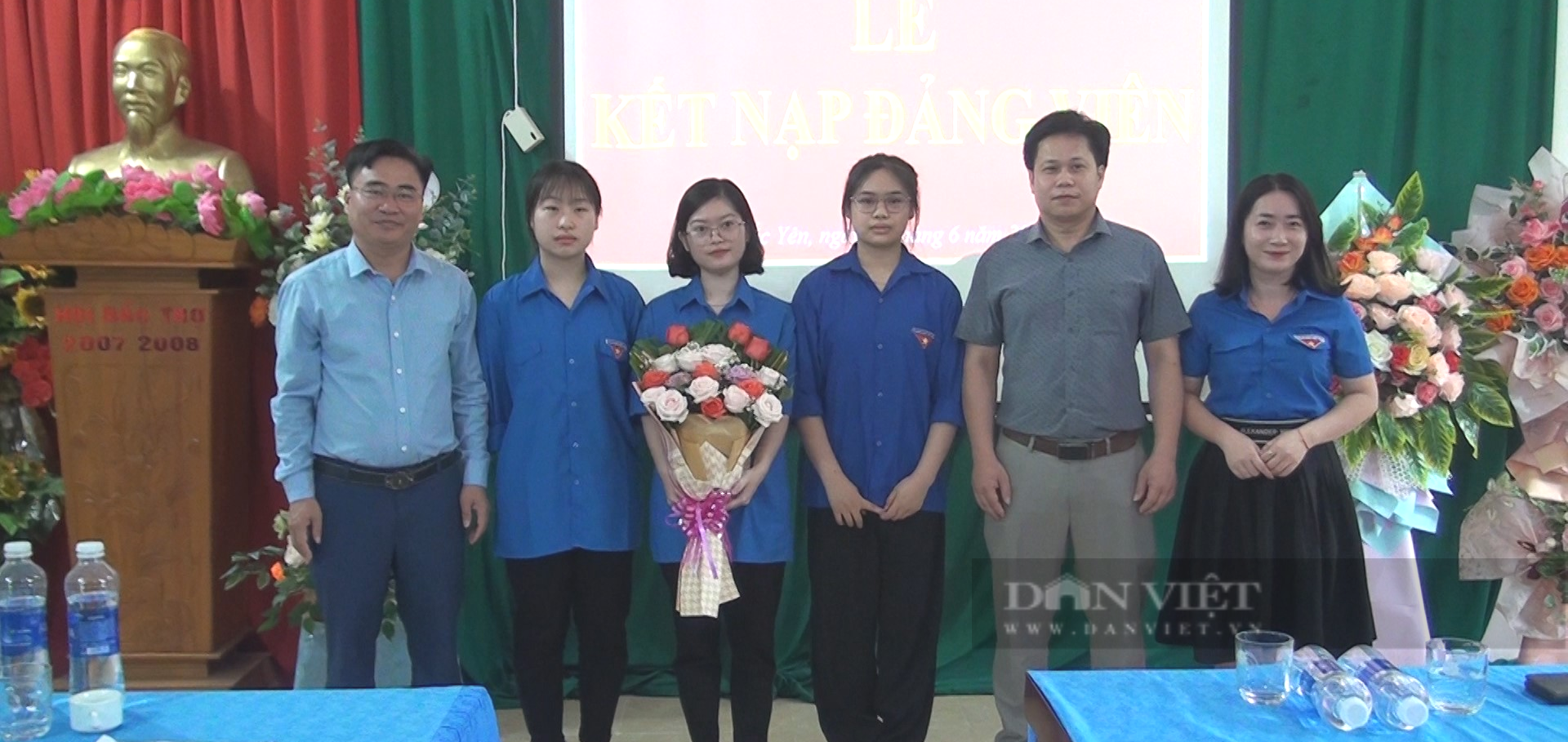 Học sinh THPT đầu tiên của huyện Bắc yên, tỉnh Sơn La được kết nạp Đảng - Ảnh 2.