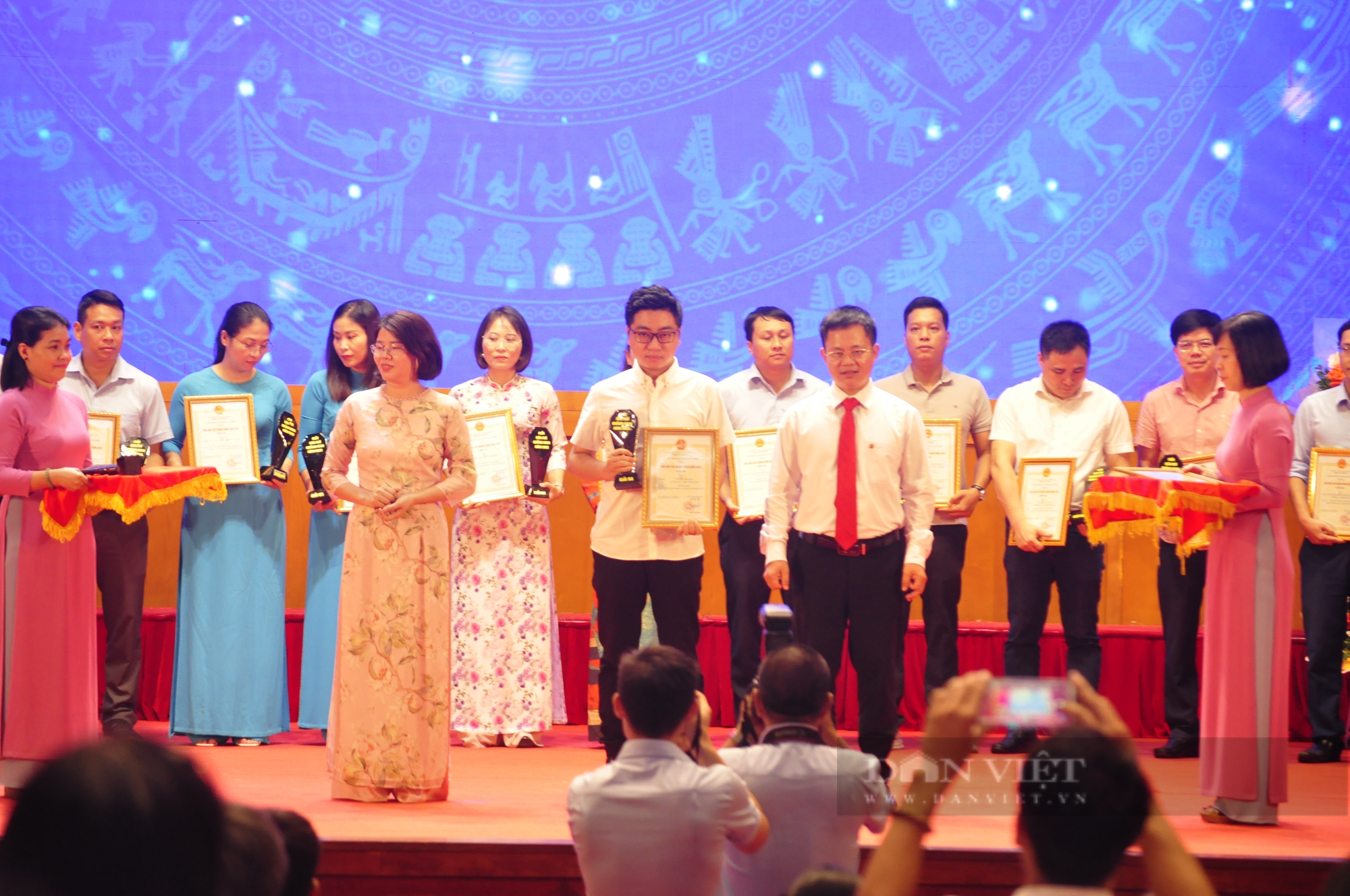76 tác phẩm báo chí được trao giải báo chí tỉnh Quảng Ninh  - Ảnh 2.