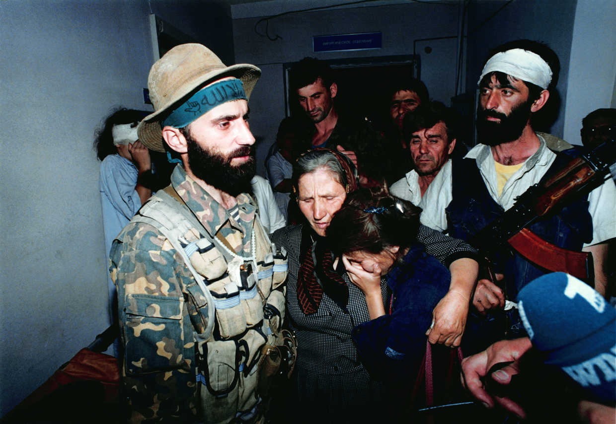 Khủng bố Chechnya tràn vào bệnh viện sát hại hàng chục người khiến nước Nga run sợ như thế nào? - Ảnh 7.