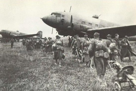 4 nghi lễ mê tín được phi công Liên Xô tuân thủ nghiêm ngặt trong thế chiến II - Ảnh 2.