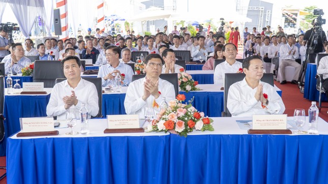 Bà Rịa – Vũng Tàu khởi công 2 dự án cầu, đường hơn 10.000 tỷ đồng - Ảnh 1.