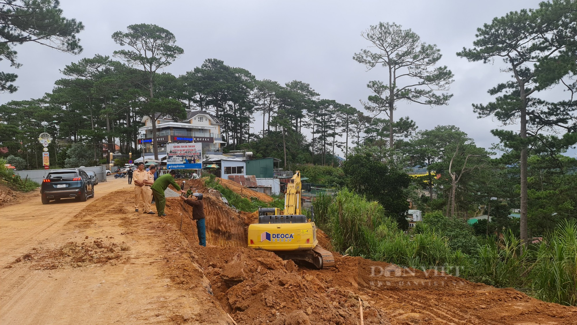 Vụ sạt lở khi thi công đèo Prenn tại Đà Lạt, nạn nhân còn lại đã tử vong - Ảnh 2.