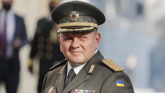 Tổng Tư lệnh Ukraine Zaluzhny bị đồn bị thương nặng, TT Putin tiết lộ bất ngờ - Ảnh 1.
