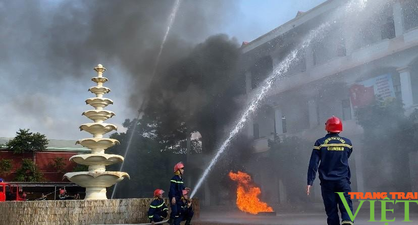 Sơn La: Triển khai mô hình &quot;Nhà tôi có bình chữa cháy&quot; - Ảnh 6.