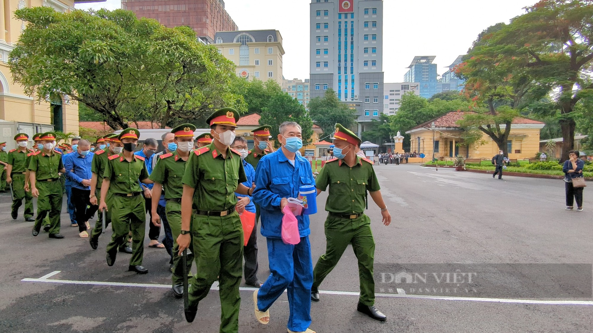 Sai phạm thuế tại Thuduc House: Nhiều bị cáo cán bộ Thuế, Hải quan đươc đề nghị án treo - Ảnh 1.