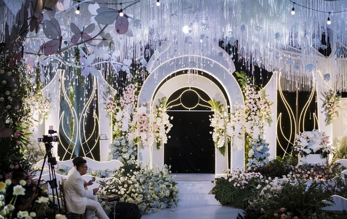 Đám cưới con gái đại gia ở Long An: Trang trí 2 tấn hoa, 200 người phục vụ - Ảnh 7.