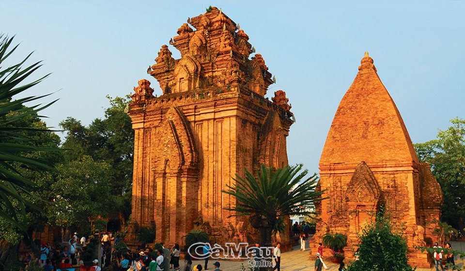 Đây là tháp Champa thờ thần quy mô lớn nhất ở Việt Nam do người Chăm cổ xây dựng trên đất Khánh Hòa - Ảnh 1.