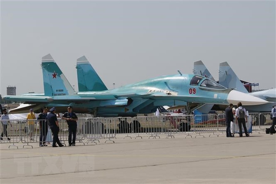 Su-34 Nga biến hóa như &quot;một con tắc kè hoa&quot; - Ảnh 1.