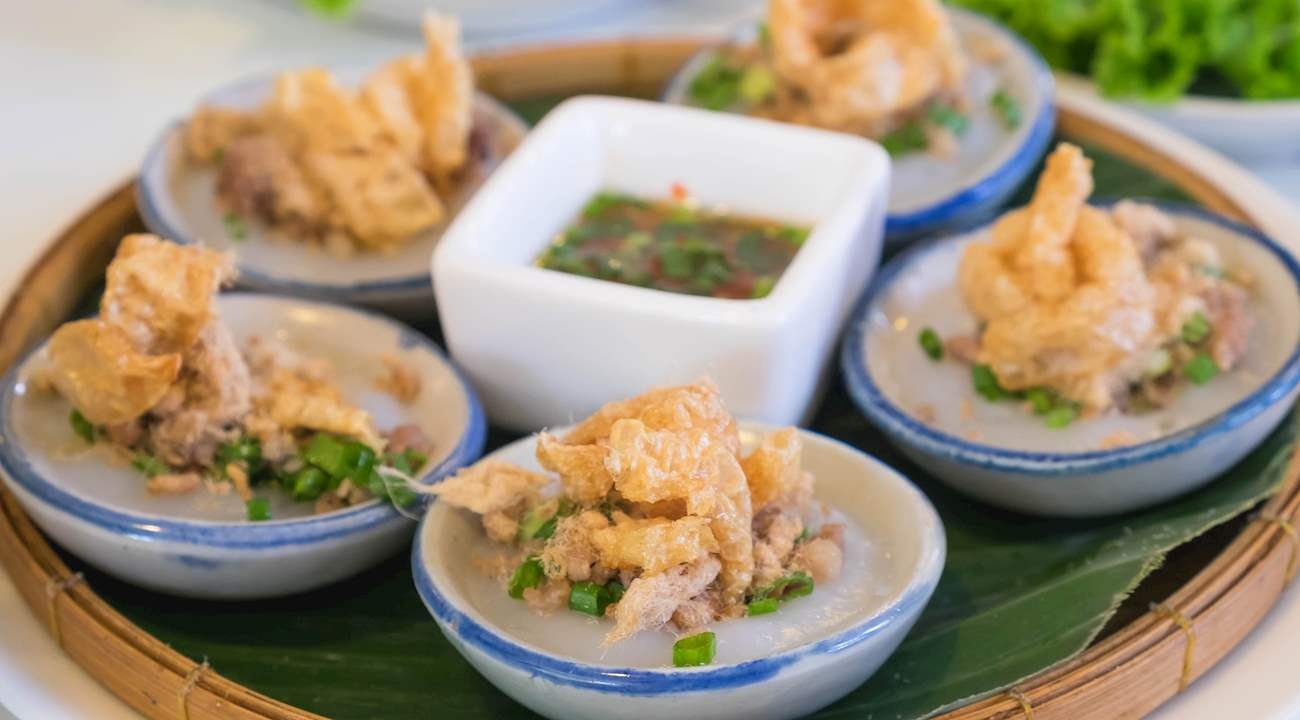 8 món ăn đường phố Việt Nam nổi tiếng nhất - Ảnh 3.