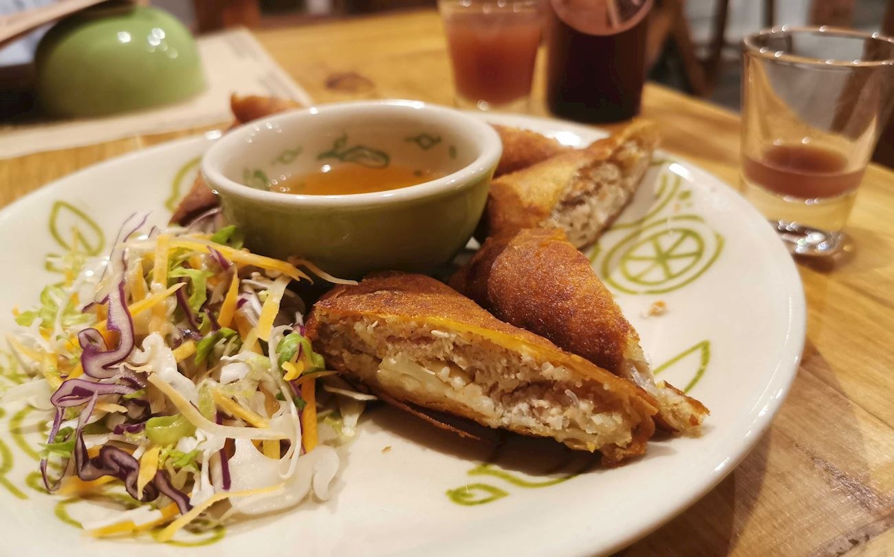 8 món ăn đường phố Việt Nam nổi tiếng nhất - Ảnh 5.