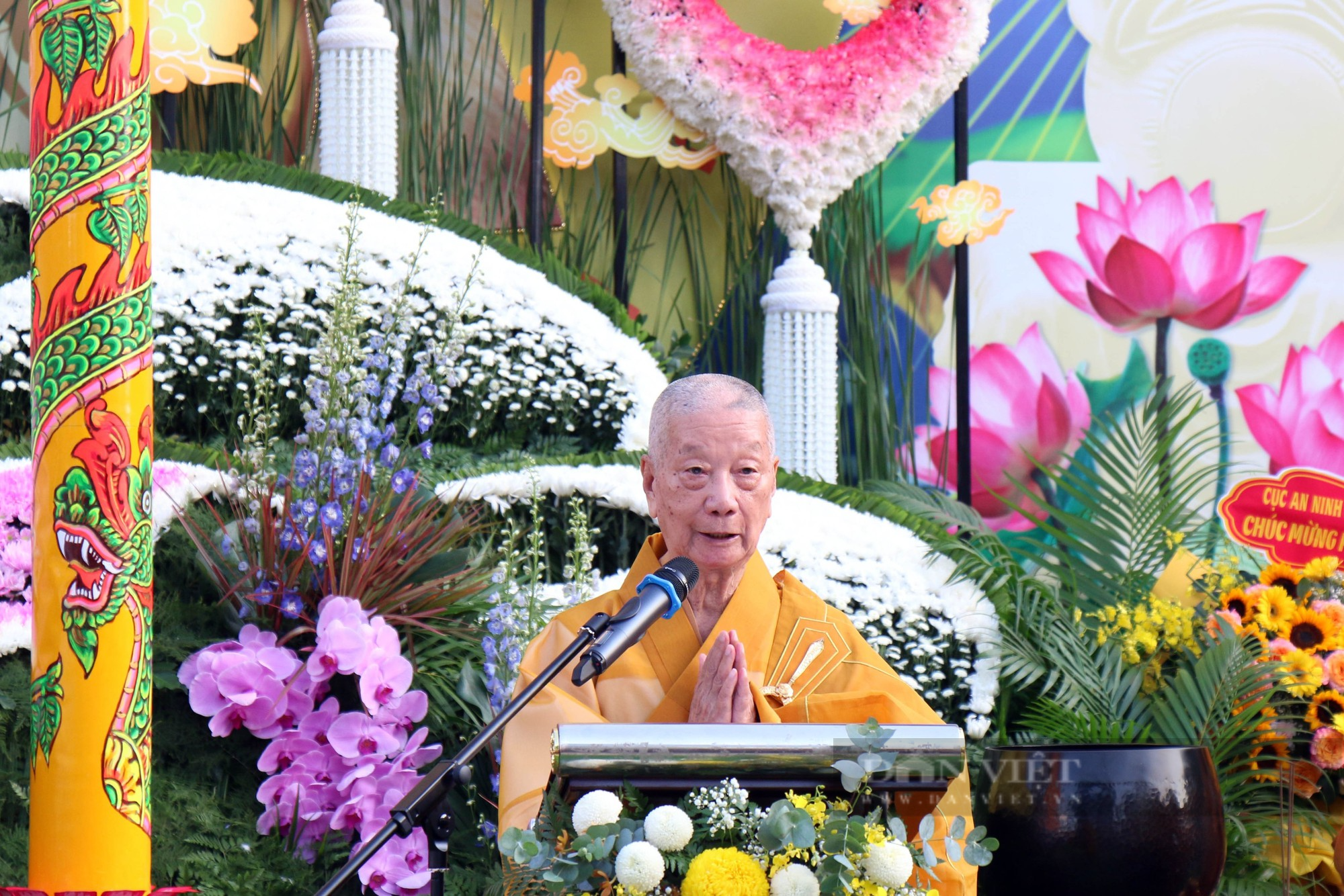 Hàng ngàn tăng ni, phật tử tại TP.HCM tham dự Đại lễ Phật đản - Ảnh 5.