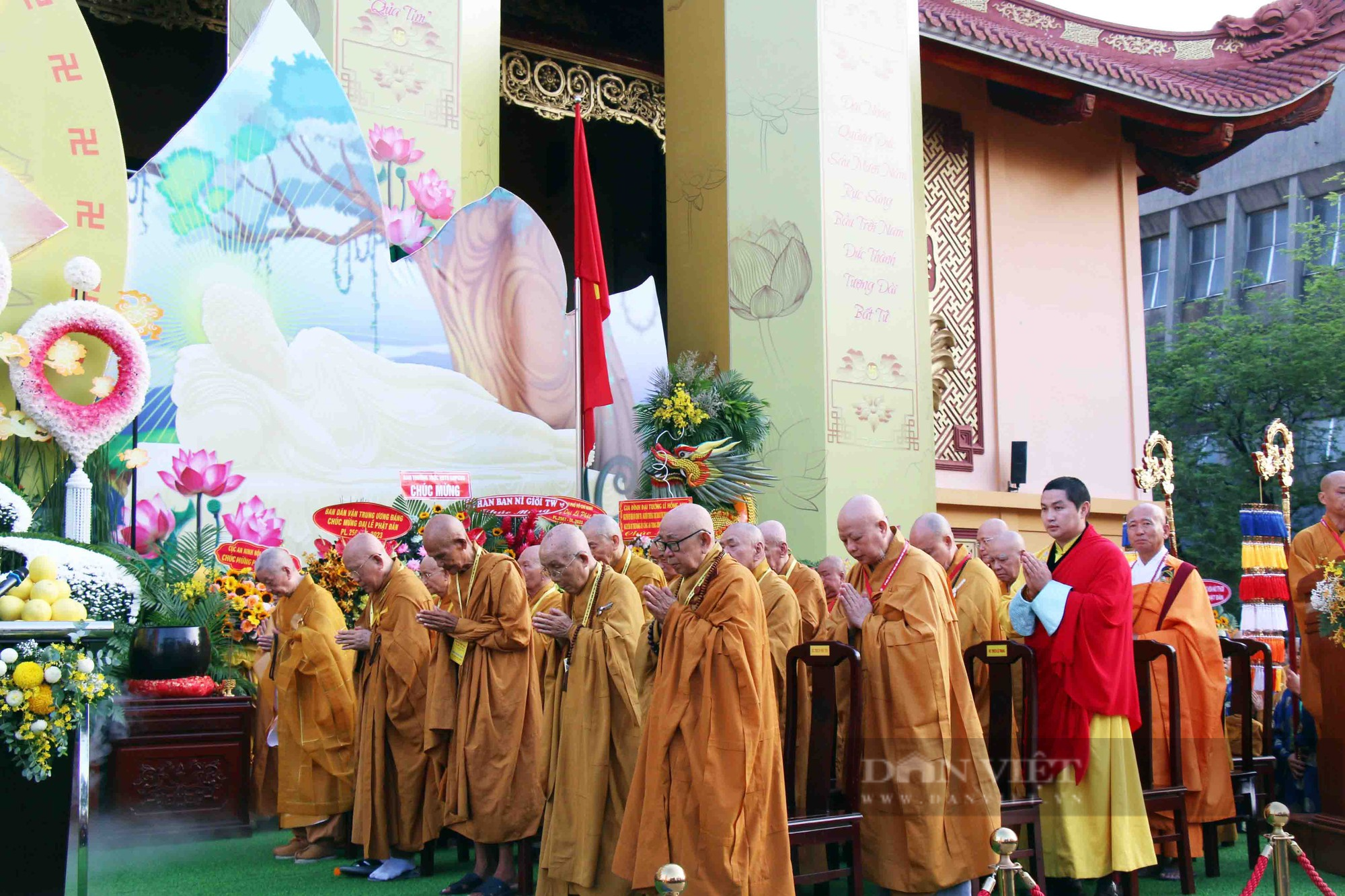 Hàng ngàn tăng ni, phật tử tại TP.HCM tham dự Đại lễ Phật đản - Ảnh 6.