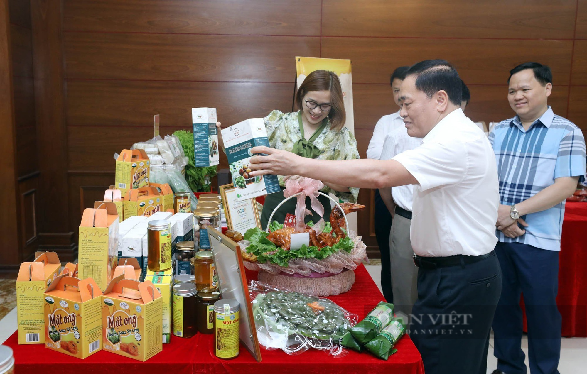 Lạng Sơn: Chủ tịch tỉnh đồng hành với chương trình mỗi xã một sản phẩm Ocop - Ảnh 2.